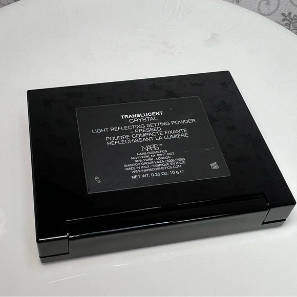 NARS Light Reflecting Setting Pressed Powder | Shade Crystal | Christmas - Picture 7 of 11